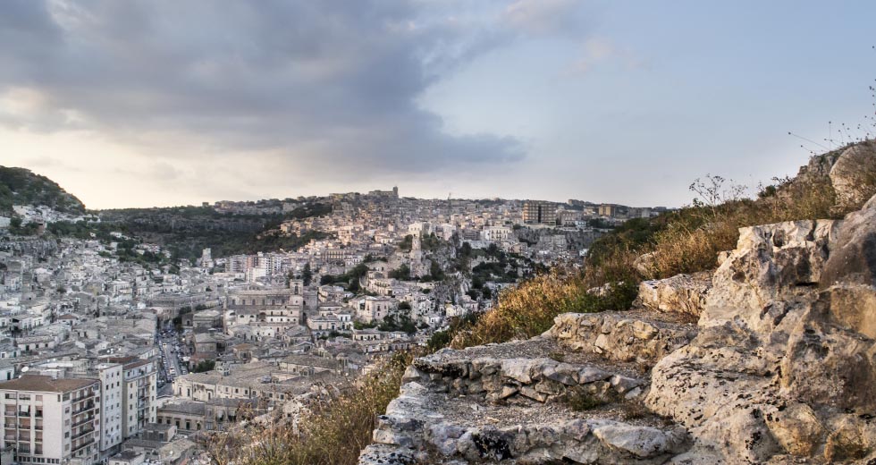 Scopri Modica - en Veduta del centro storico Maddalena Migliore