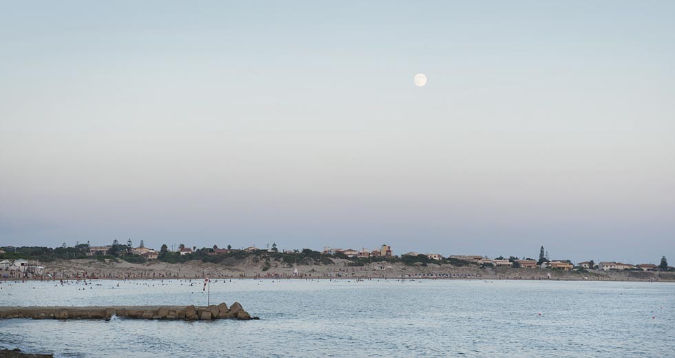 Scopri Modica - en Spiaggia di Marina di Modica Maddalena Migliore