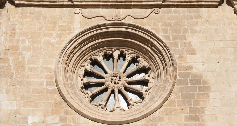 Scopri Modica - en Rosone in stile tardo gotico Maddalena Migliore