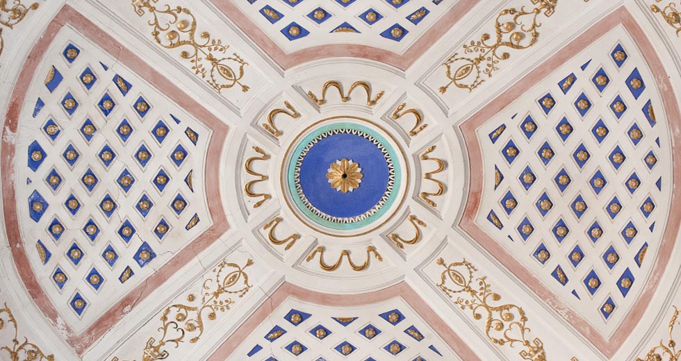 Scopri Modica - en Stucchi della volta Maddalena Migliore