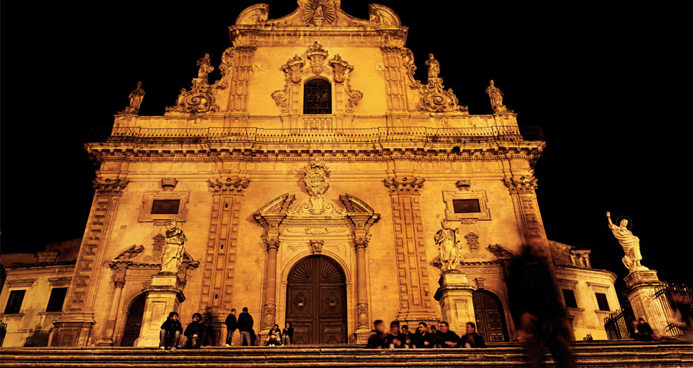 Scopri Modica - en Scalinata del Duomo di San Pietro Maddalena Migliore