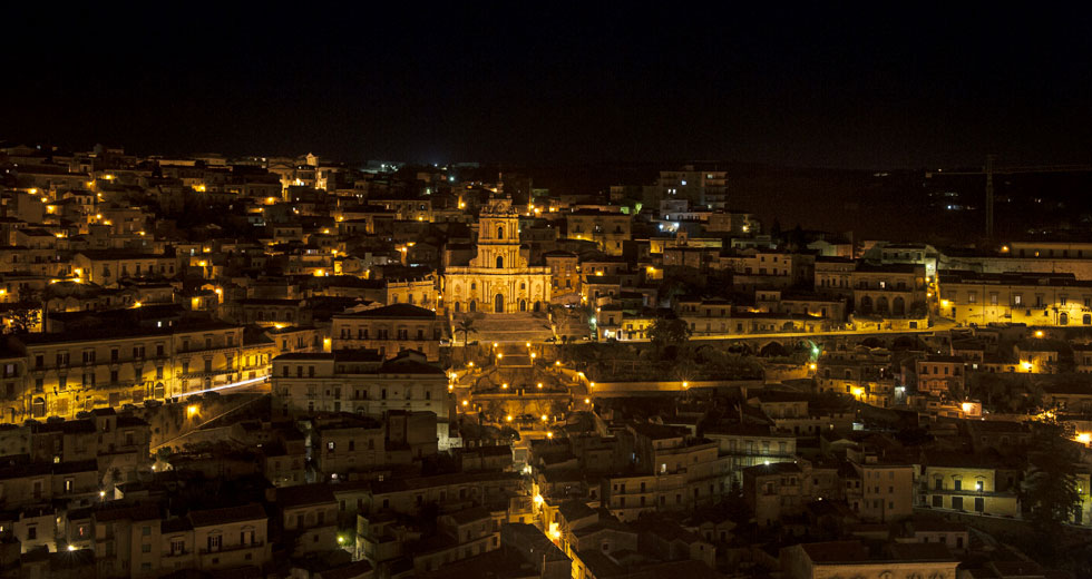 Scopri Modica - en Veduta del Duomo di San Giorgio Maddalena Migliore